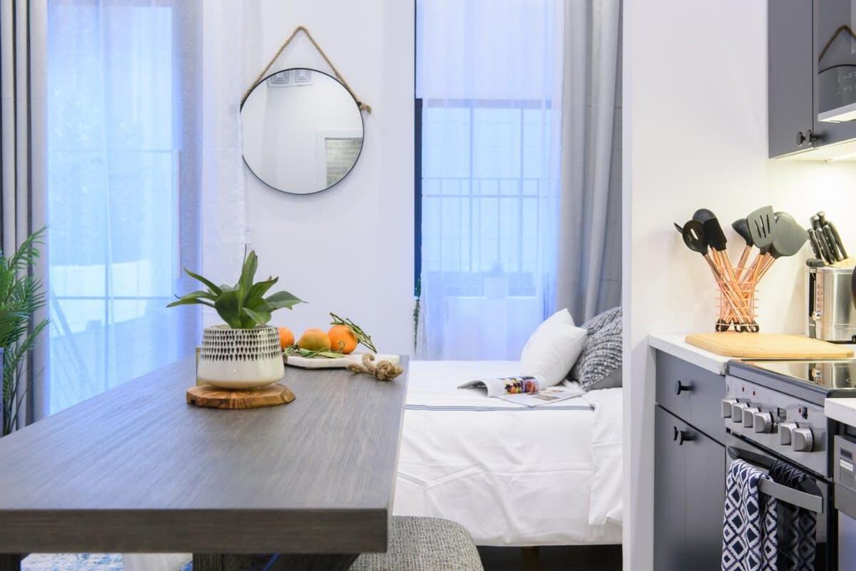 3-2 Prime East Village Private Outdoor *